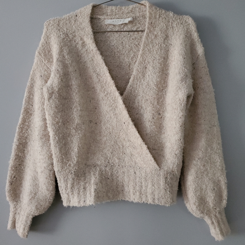 ASTR THE LABEL Cream Color Crossover Neckline Sweater Size S